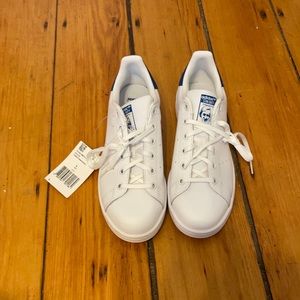 NWT Adidas Sam Smiths Size 6.5